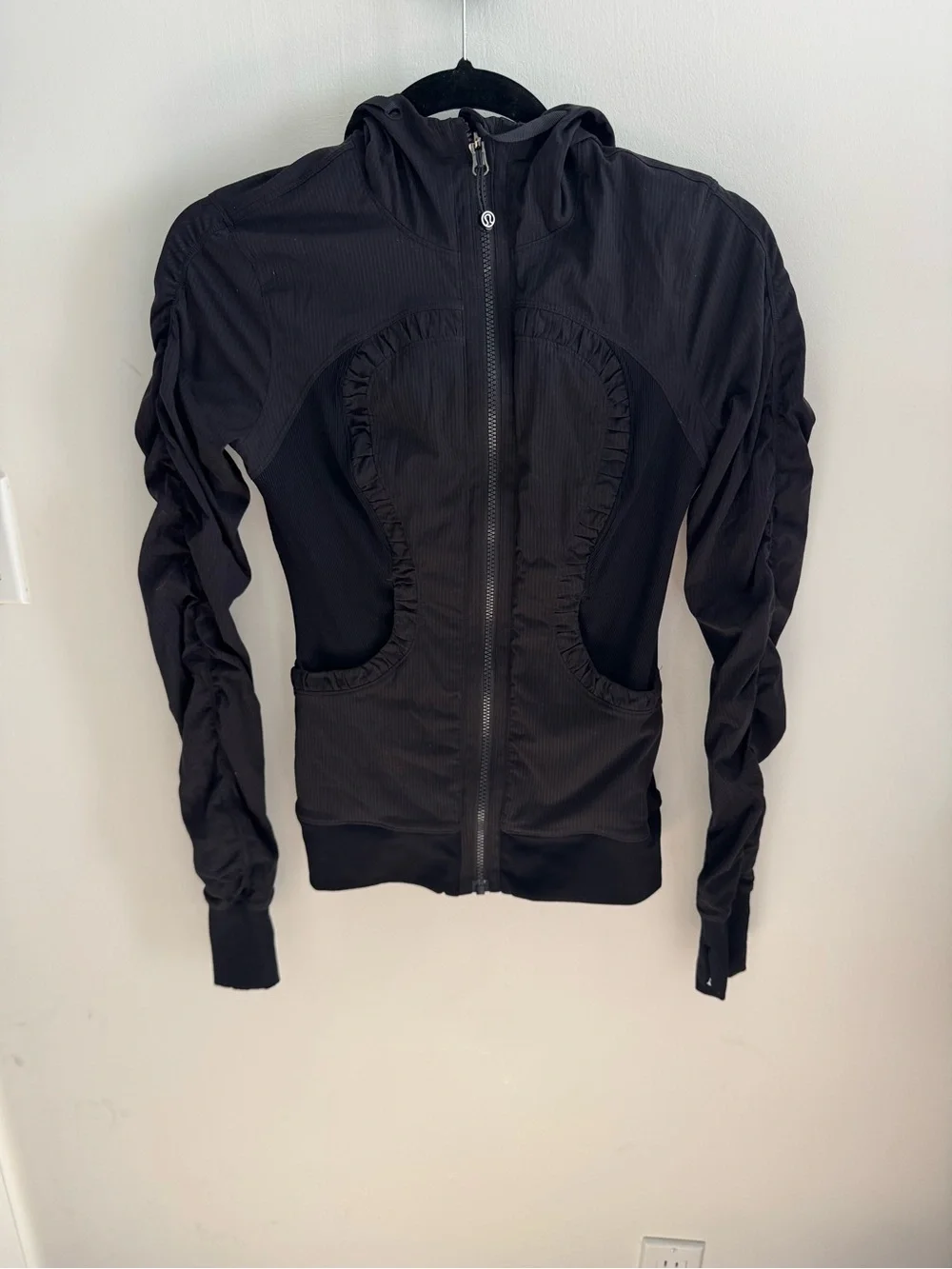 Lululemon Black Ruched Define Hooded Jacket | Thumbholes | Size 2